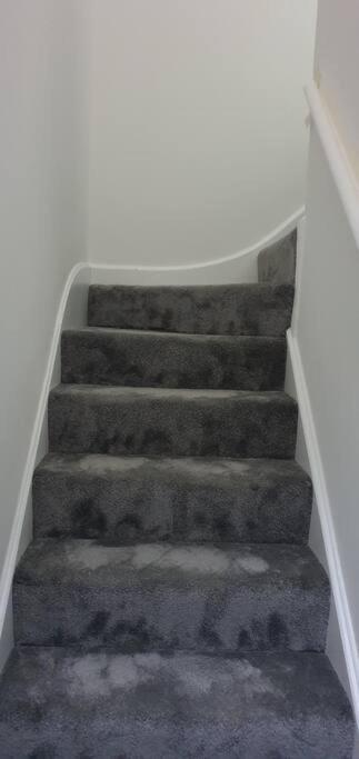 Exquisite And Modern 2 Bed Maisonette Harmondsworth Bagian luar foto