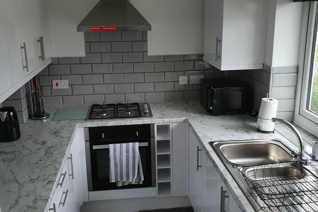 Exquisite And Modern 2 Bed Maisonette Harmondsworth Bagian luar foto