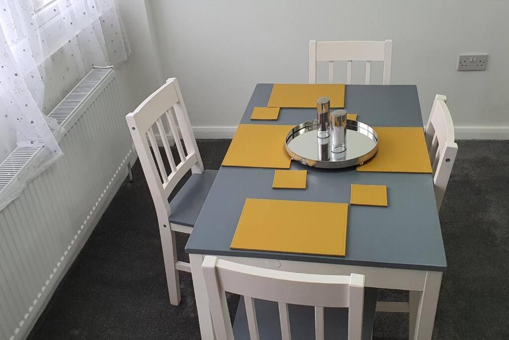 Exquisite And Modern 2 Bed Maisonette Harmondsworth Bagian luar foto