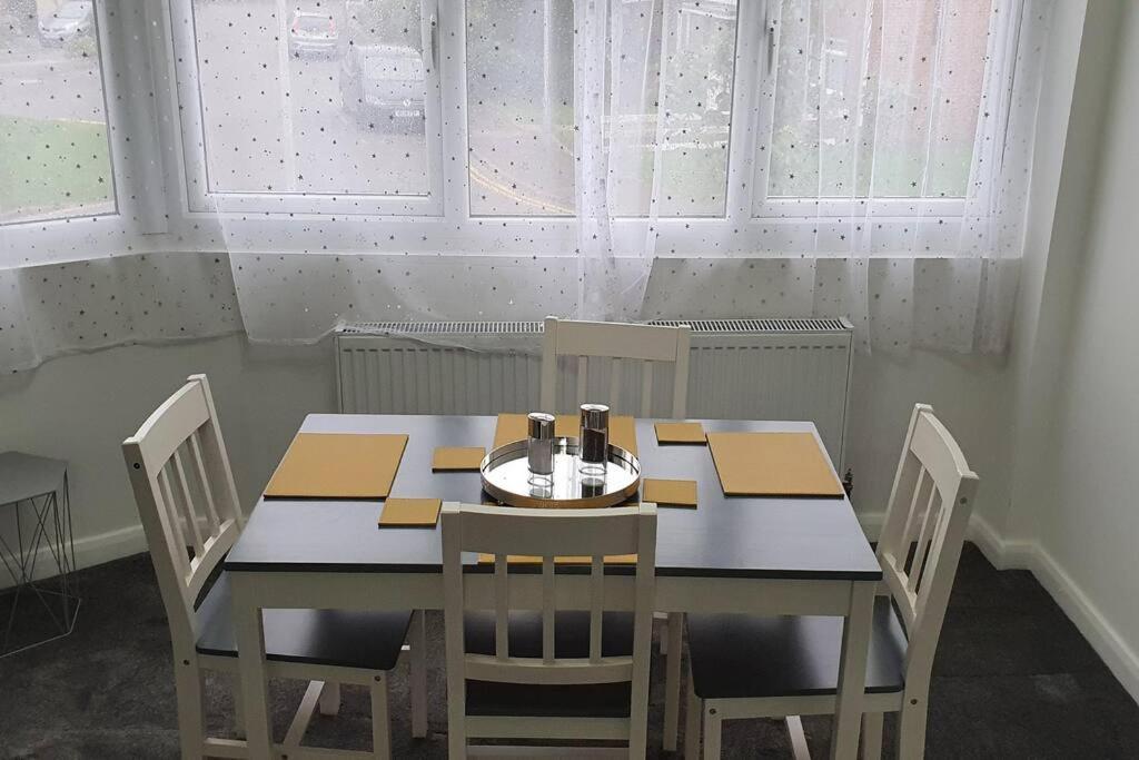 Exquisite And Modern 2 Bed Maisonette Harmondsworth Bagian luar foto