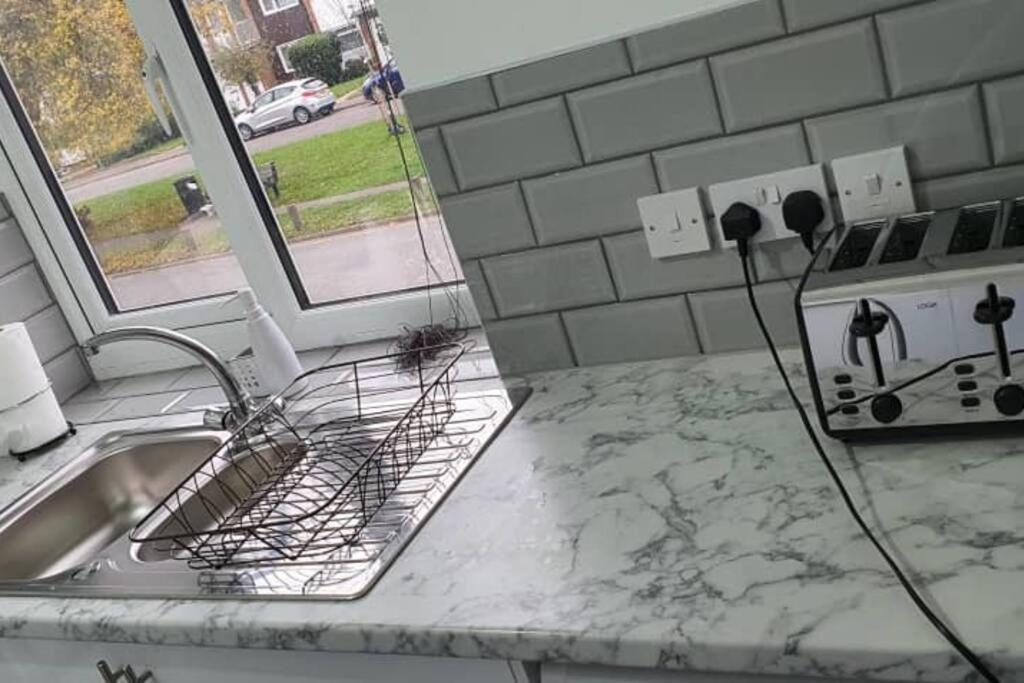 Exquisite And Modern 2 Bed Maisonette Harmondsworth Bagian luar foto