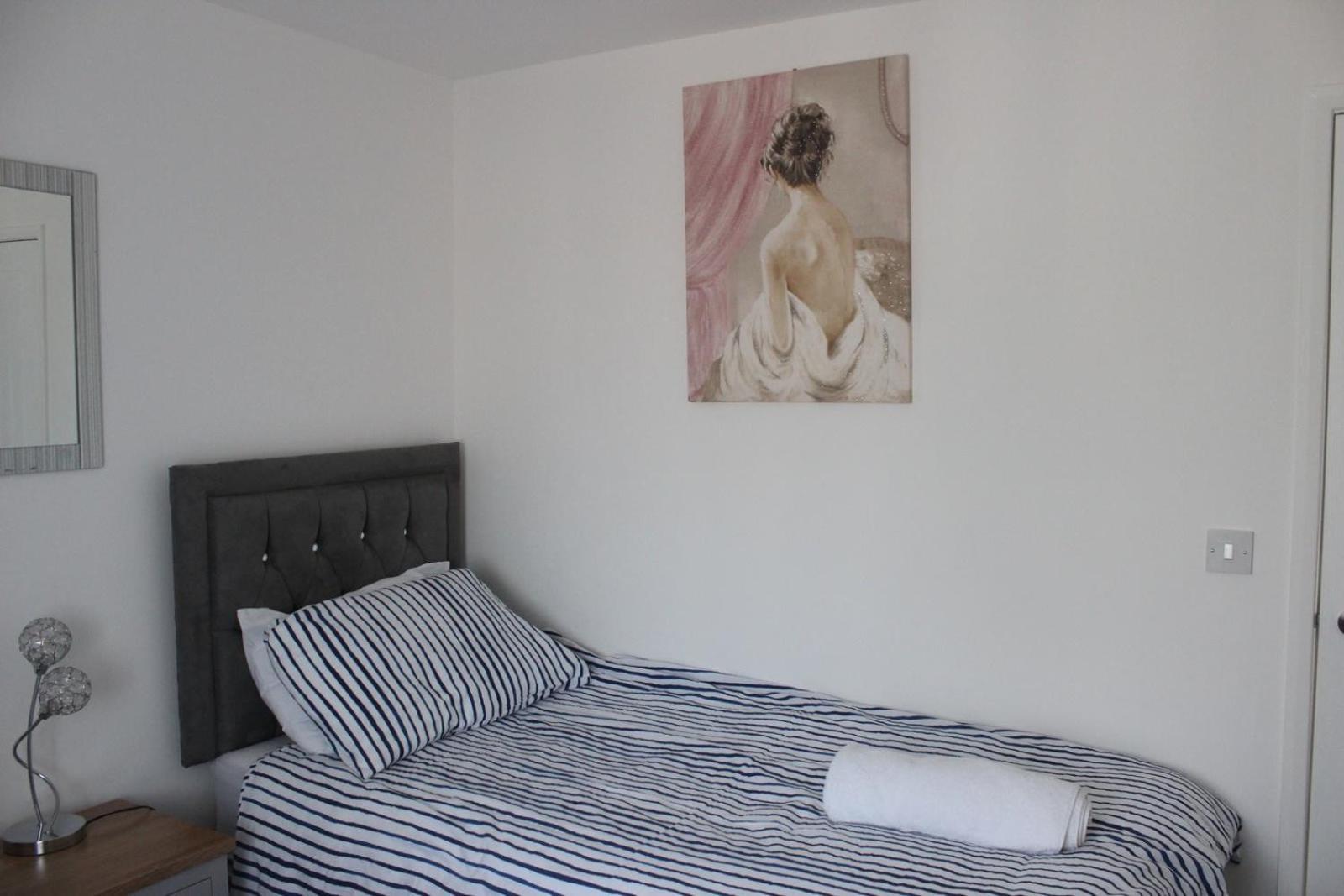 Exquisite And Modern 2 Bed Maisonette Harmondsworth Bagian luar foto