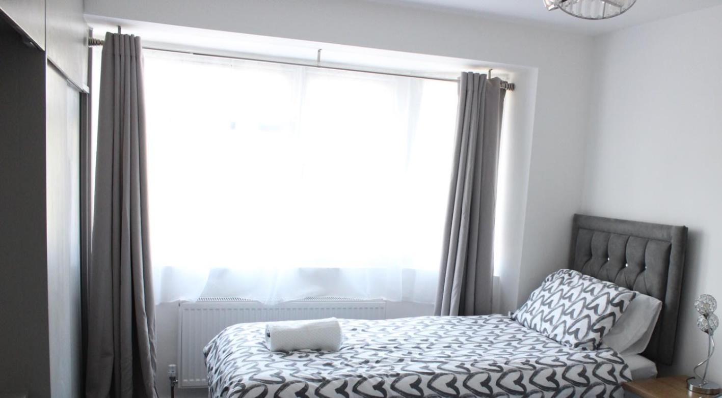 Exquisite And Modern 2 Bed Maisonette Harmondsworth Bagian luar foto